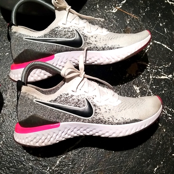 NIKE BQ8927-103 SZ 9  EPIC REACT FLYKNIT 2 OREO PINK - Picture 1 of 4